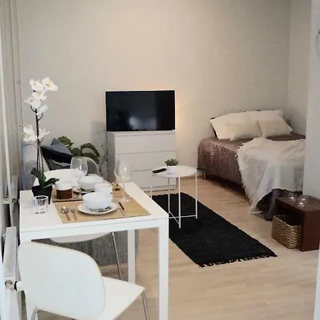 Studio In Trendy Kakola Hill Area Close To Center